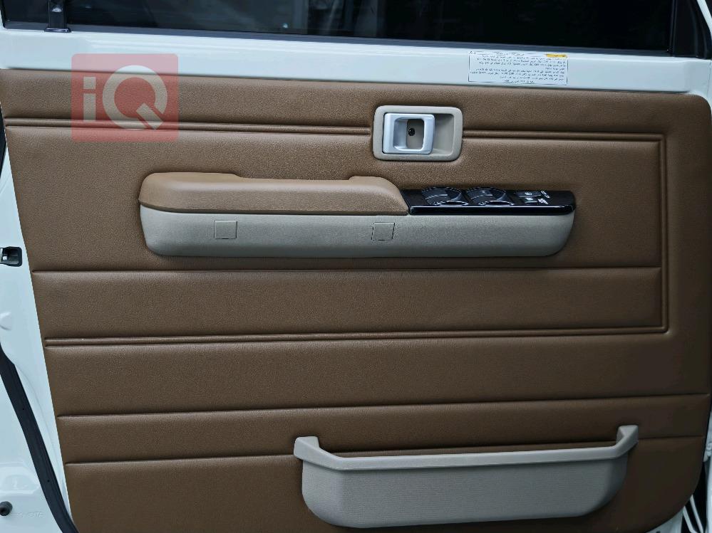 تۆیۆتا لاند کرۆزەر 70